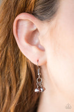 Load image into Gallery viewer, Seafront Scene - Black